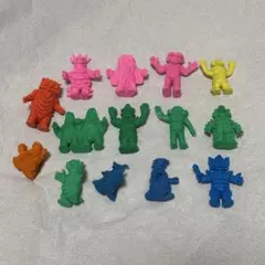 キャラクター　怪獣　消しゴム　17個　まとめ売り