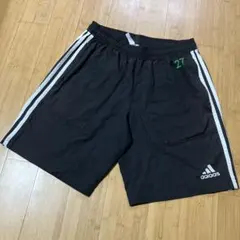adidas ブラック ハーフパンツ