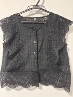ブラックノースリーブシャツ
