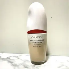 SHISEIDO エッセンススキングロウファンデーション220