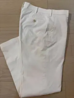 ユニクロ　白パンツ