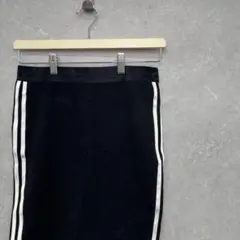 ▢ adidas ミニスカート ブラック タイトのサムネイル