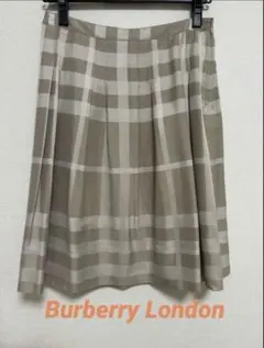 Burberry London プリーツ　36サイズ　バーバリーチェックのサムネイル