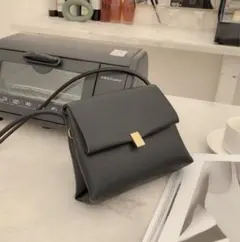 ✴︎ラスト✴︎ ショルダーバッグ　秋冬バッグ　黒　レザー　シンプルバッグ　可愛い