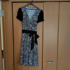 袖シフォン総柄ワンピース　ウエストリボン