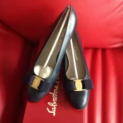 フェラガモ VARA