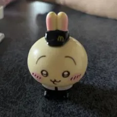 マクドナルド クルー姿　ちいかわ　うさぎ
