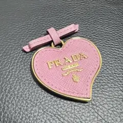 PRADA プラダ ハート キーホルダー キーリング レッド ゴールド - メルカリ