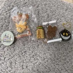 【今月末迄】ディズニー　キーホルダー　缶バッジ　ストラップ　セット　まとめ売り