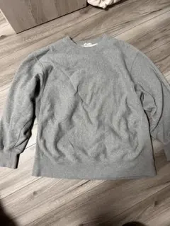 グレー クルーネック スウェットGU