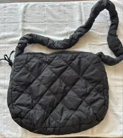 ブラックキルティングショルダーバッグ