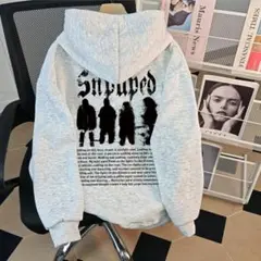 グレー パーカー フロントロゴ付き プリントトップス 男女兼用 秋冬新作