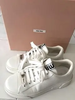 MIUMIU　スニーカー　24センチのサムネイル