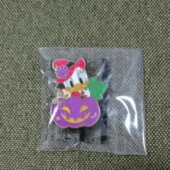 デイジーのピンバッチ