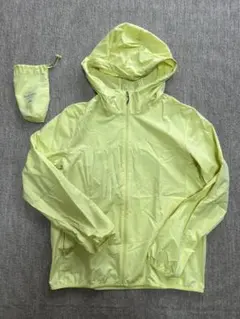 ユニクロ　ポケッタブルUVカットパーカ　Ｌ　新品未使用