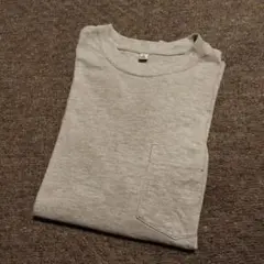 【美品】GU　ジーユー　グレーの長袖Tシャツ　大きめМ　ポケット付き