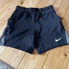 Nike DRI-FIT ブラックショートパンツ L