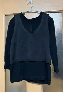 新品！！ブラックニット長袖 重ね着　Vネックショートノースリーブニット