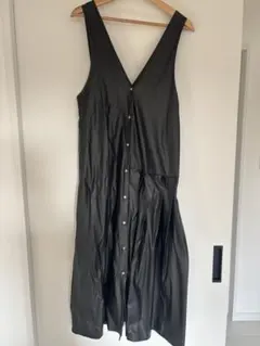 フェイクレザーワンピース