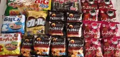 大量チョコ菓子スナック&ラーメン！詰め合わせ カール チョコカルシューのサムネイル