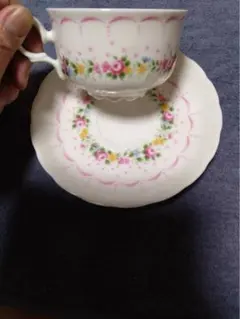 レトロカップ＆ソーサー　花柄カップ・ソーサーセット（ピンク・ブルー）