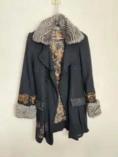 Desigual ファー付デザインウールコート 2WAY 刺繍 黒38のサムネイル