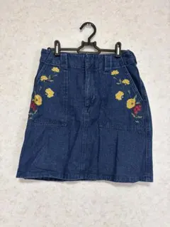 LOWRYS FARM花柄刺繍デニムAラインスカート