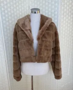 アーモワールカプリス　フェイクファー　ショートコート