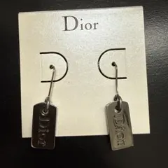 3098 人気✨ Dior ピアス CD ロゴ 希少 刻印 - メルカリ