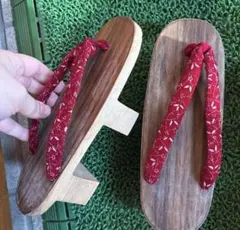 新品伝統的な木製下駄 赤 花柄新赤色下駄サイズ23cm浴衣　花火大会　お祭りなど