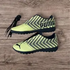 美品　PUMA トレーニングシューズ イエロー/ブラック　25センチ