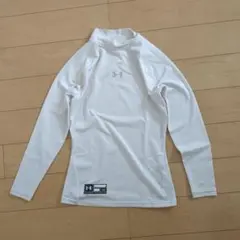 Under Armour ホワイト アンダーシャツ YLG