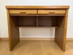 【直接引き取り】美品　天然木のシンプルな木製デスク（2つの引き出し・収納棚つき）のサムネイル