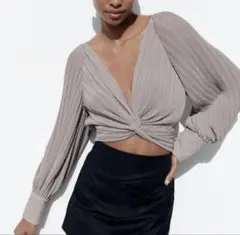 ZARA トップスのサムネイル