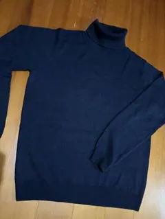 UNIQLOネイビー タートルネック セーターL