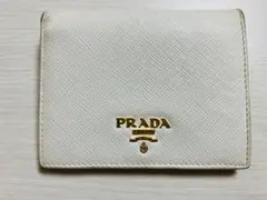 ⭐︎気まぐれ期間のお値下げ　プラダ　ミニ財布♡ホワイトのサムネイル