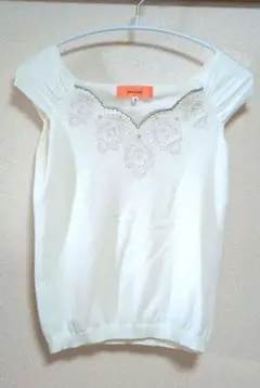 sumatina 刺繍入りアイボリーTシャツ 38サイズのサムネイル
