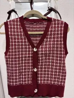 ニットベスト 赤