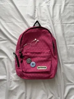 ② OUTDOOR PRODUCTS リュック　ピンク　水玉　ドット柄　缶バッジのサムネイル