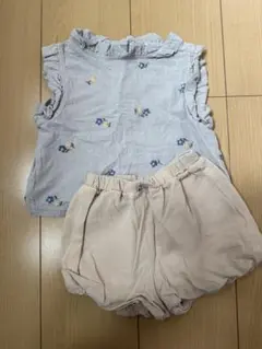 水色花柄フリルトップスとショートパンツセット