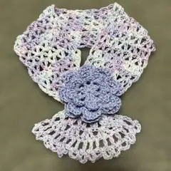 手編み　ミニマフラー　鍵編み　水色×薄紫系　お花の通し口のあるマフラー