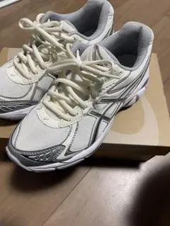 ASICS GEL-EXCITE 8 ホワイト スニーカー