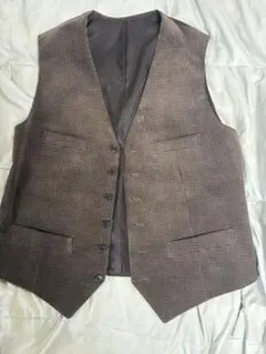 ユニクロ ブラウン系チェック柄ボタン付きベスト