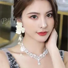 ホワイトフラワー ロングパールイヤリング★ブライダル ウェディング 結婚式