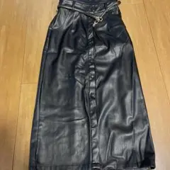 レザー調　タイトスカート　ミドル丈