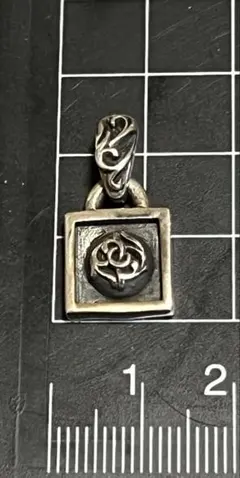 ヴィンテージ SILVER ペンダント 925 芸術 一点物 作家 ナバホ族
