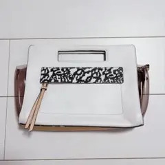 COACH ホワイトレザー クラッチバッグ レオパード柄 コーチ ハンドバッグ