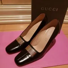 GUCCI パンプス ブラック メタルプレートのサムネイル