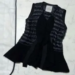 【美品】モンクレール　フリル付き　黒ダウンベスト