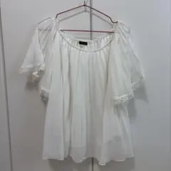 GORGE トップスのサムネイル